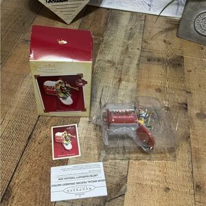 Hallmark 2005 MAILBOX MELODIES Mice 5 Christmas Songs Magic Lights Ornament New